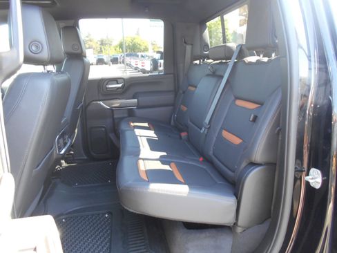 Used 2022 GMC Sierra 2500 AT4 w/ AT4 Preferred Package image 9