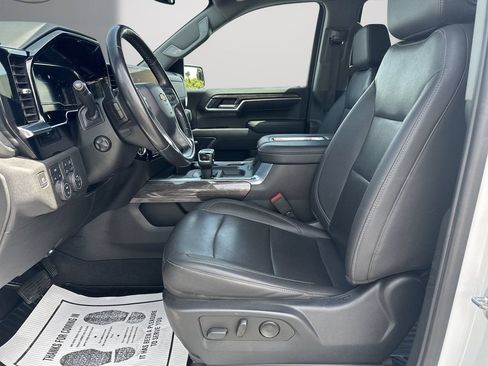 Used 2022 Chevrolet Silverado 1500 LTZ w/ LTZ Premium Package AWD/4WD image 12
