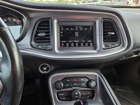 Used 2019 Dodge Challenger R/T w/ Driver Convenience Group RWD image 8