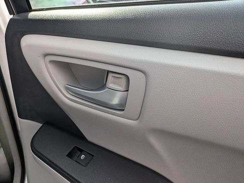 Used 2015 Toyota Camry LE image 33