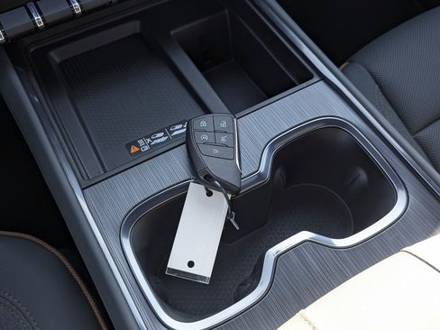 New 2026 GMC Acadia AT4 w/ Luxury Package image 26