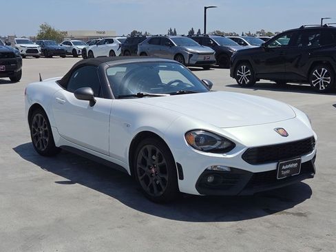 Used 2017 FIAT 124 Spider Abarth RWD image 3