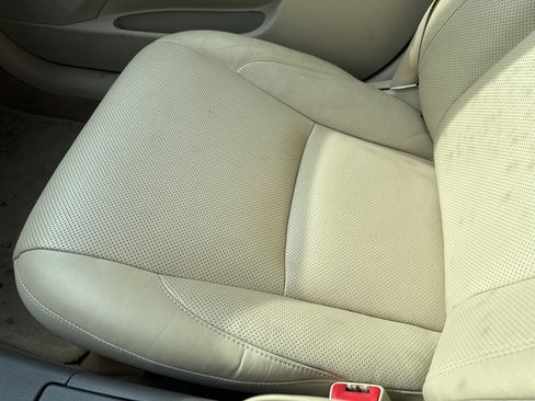 Used 2011 Lexus ES 350 image 32