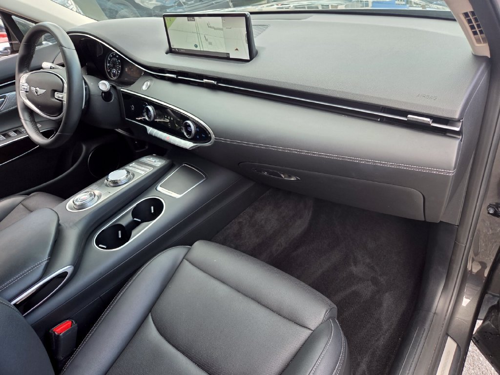 Used 2025 Genesis GV70 2.5T AWD/4WD image 18