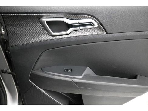 Used 2023 Kia Sportage LX image 18