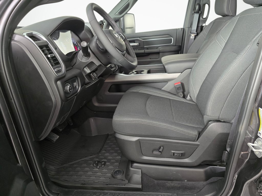 New 2026 RAM 2500 Big Horn AWD/4WD image 17