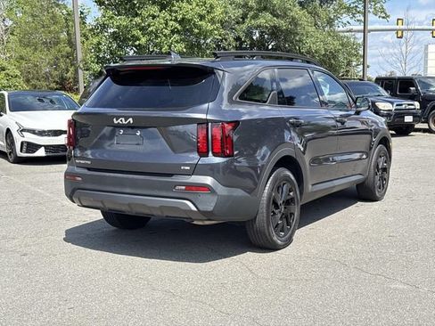 Used 2023 Kia Sorento S w/ Panoramic Sunroof Package AWD/4WD image 2