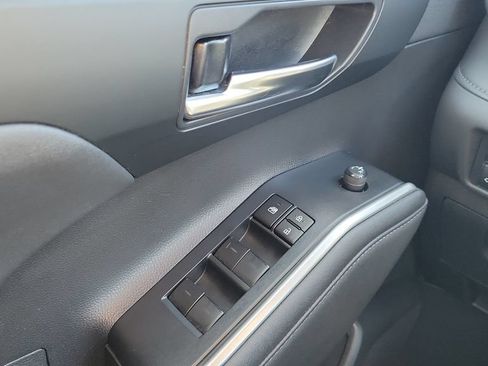 Used 2023 Toyota Highlander XLE FWD image 20