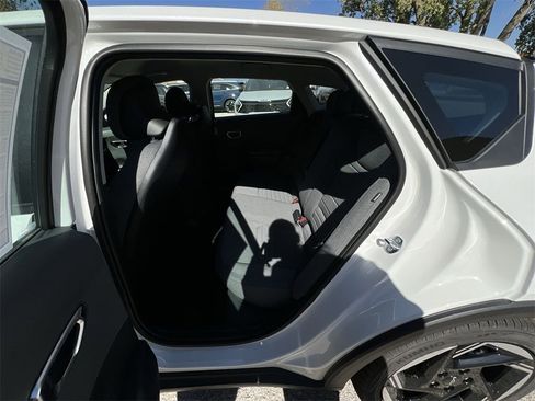 New 2025 Kia K4 EX image 27