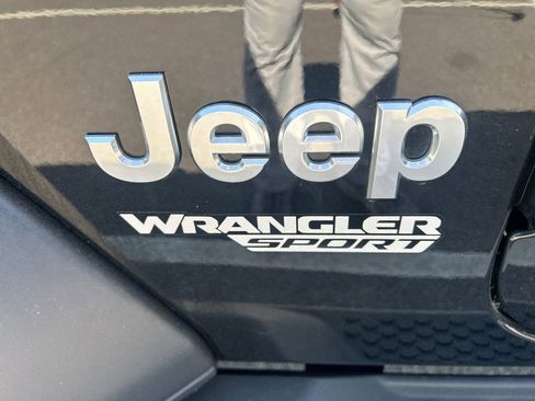 Used 2020 Jeep Wrangler Sport image 11