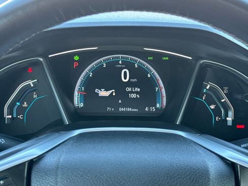 Used 2018 Honda Civic Touring image 22