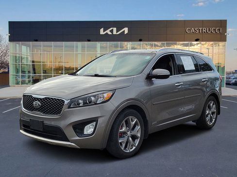 Used 2016 Kia Sorento SX image 2