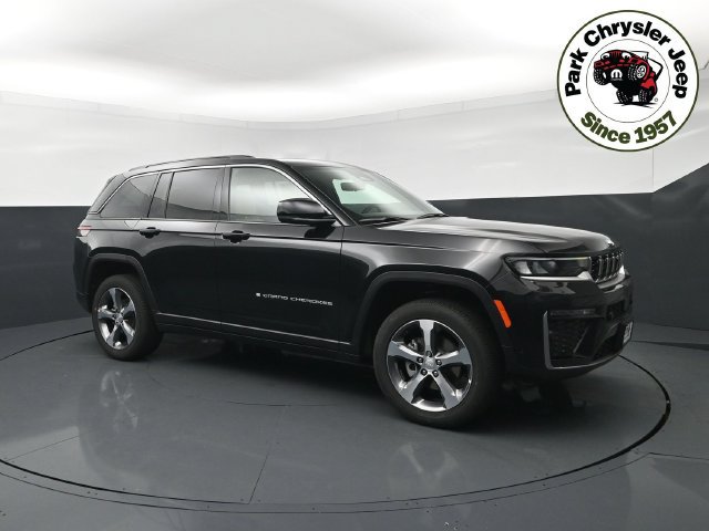 New 2026 Jeep Grand Cherokee Limited w/ Luxury Tech Group II AWD/4WD image 1