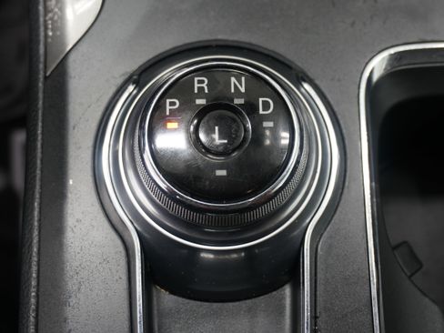Used 2019 Ford Fusion SE FWD image 20
