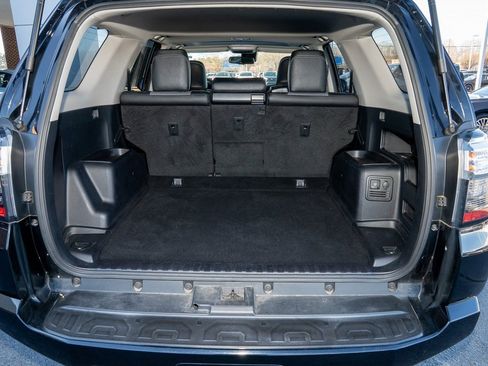 Used 2021 Toyota 4Runner SR5 Premium image 19