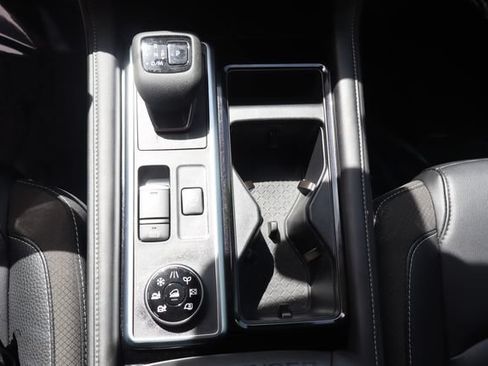 Used 2023 Nissan Pathfinder SL AWD/4WD image 37