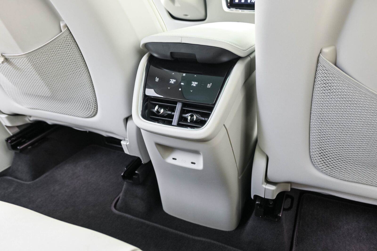Certified 2025 Volvo EX90 Ultra AWD/4WD image 19