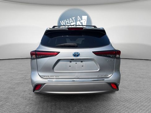 Used 2023 Toyota Highlander Platinum AWD/4WD image 5
