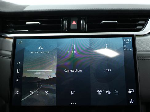 Used 2021 Jaguar F-PACE SVR image 30