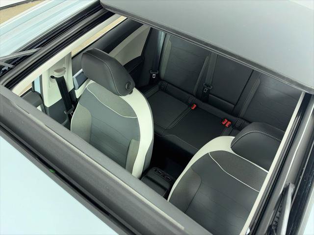 New 2027 Volkswagen Taos SE AWD/4WD image 21