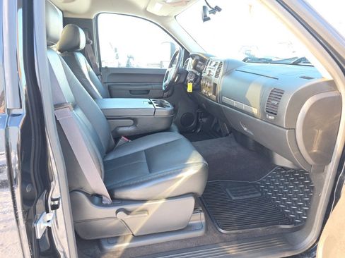 Used 2014 Chevrolet Silverado 2500 LT w/ Interior Plus Package image 18