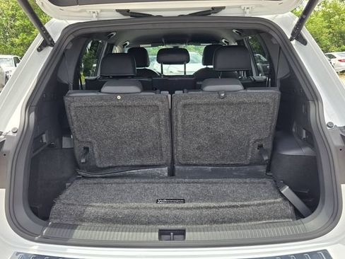 Used 2022 Volkswagen Tiguan SE R-Line FWD image 13