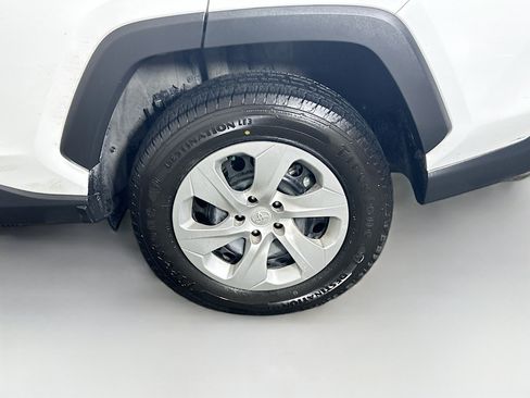 Used 2023 Toyota RAV4 LE AWD/4WD image 11