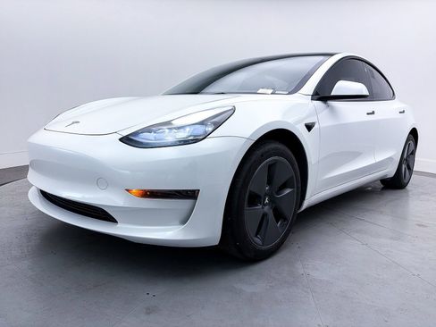 Used 2023 Tesla Model 3 Standard Range image 12
