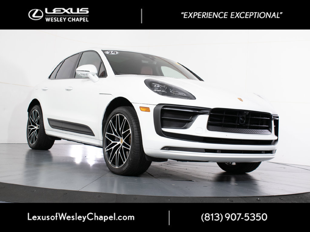 Used 2024 Porsche Macan AWD/4WD image 1