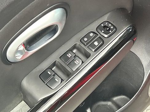 Used 2015 Kia Soul + w/ Primo Package image 12