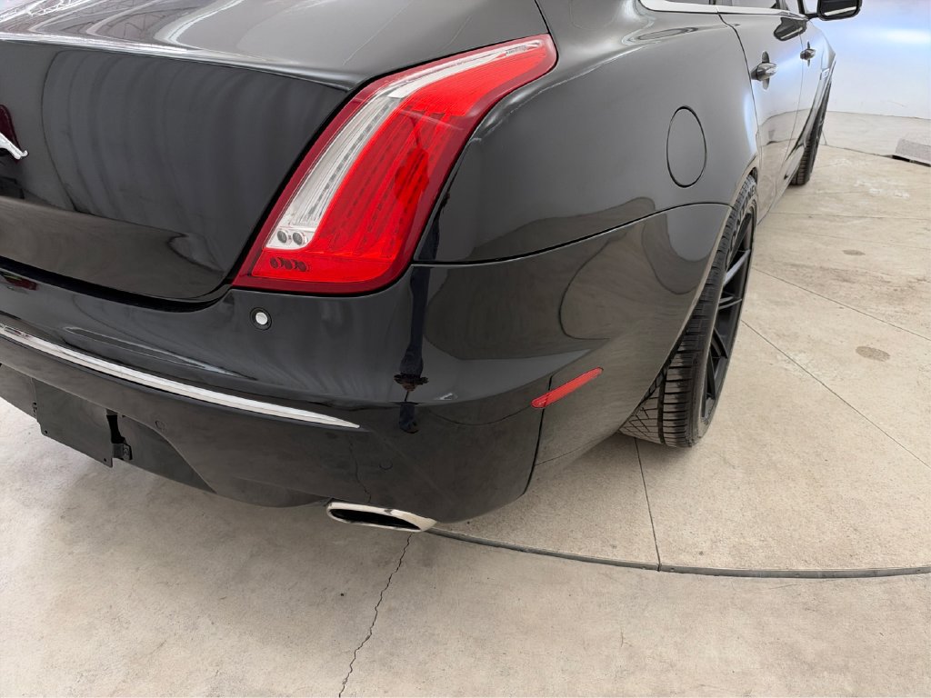 Used 2012 Jaguar XJ L RWD image 23