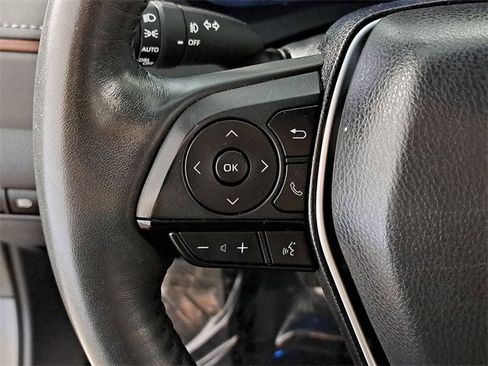 Used 2023 Toyota Venza Limited image 24