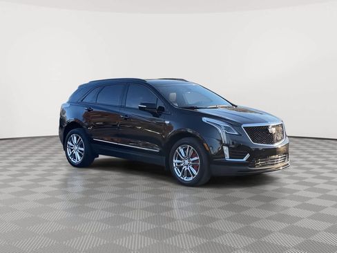 Certified 2022 Cadillac XT5 Sportv image 2