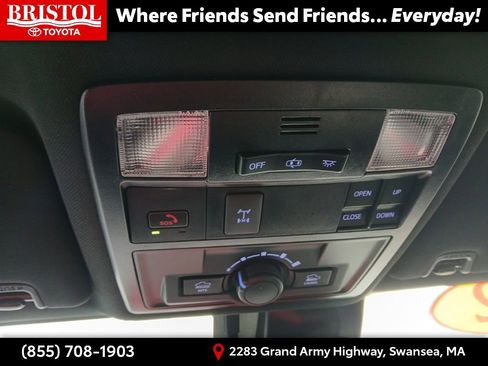 Used 2022 Toyota Tacoma TRD Off-Road image 29