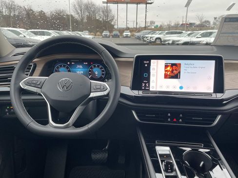 New 2026 Volkswagen Atlas SE FWD image 15