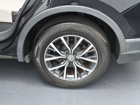 Used 2020 Volkswagen Tiguan SE w/ Panoramic Sunroof Package FWD image 32