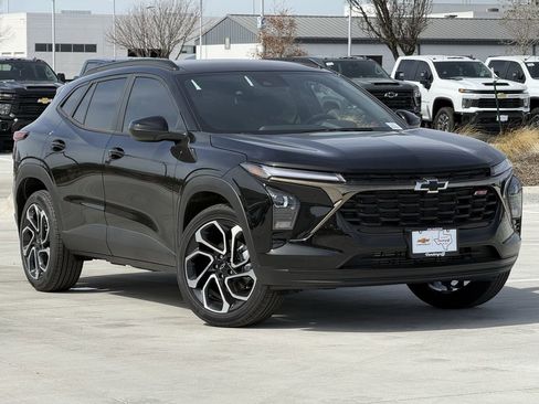 New 2026 Chevrolet Trax RS w/ Driver Confidence Package image 2