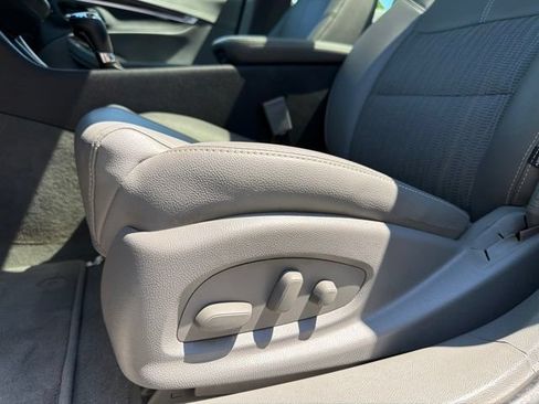 Used 2018 Chevrolet Impala LT w/ Sunroof and Spoiler Package FWD image 12