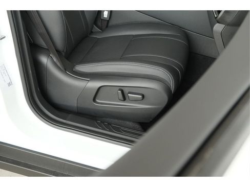 Used 2023 VinFast VF 8 Eco AWD/4WD image 17