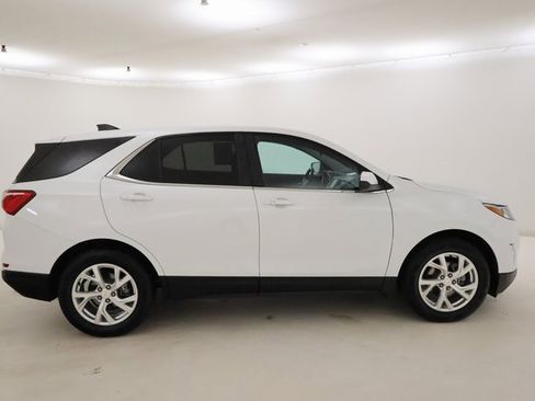 Used 2021 Chevrolet Equinox LT image 2