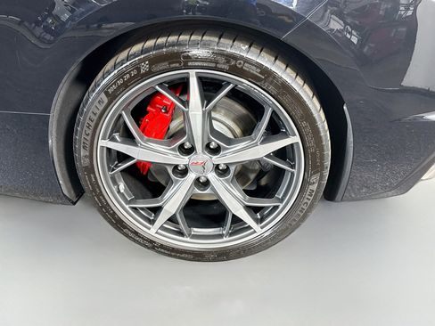 Used 2022 Chevrolet Corvette Stingray Premium Cpe w/ Z51 Performance Package RWD image 33