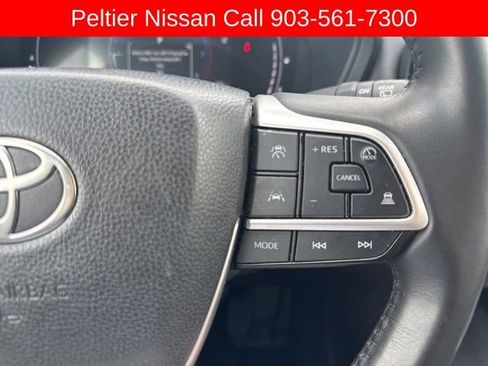 Used 2025 Toyota Grand Highlander AWD image 14