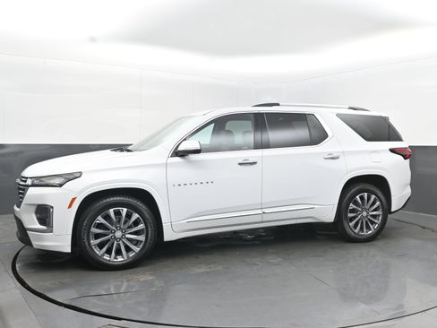 Used 2023 Chevrolet Traverse Premier image 5