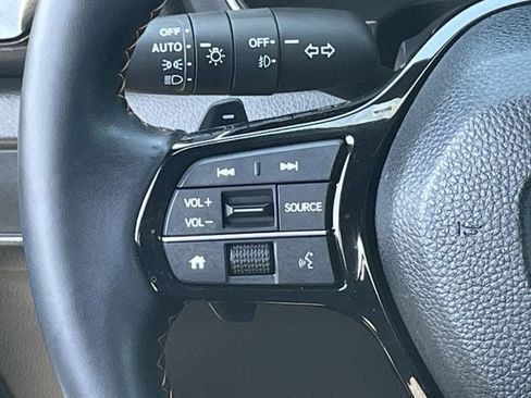 Certified 2025 Honda Pilot Sport image 14