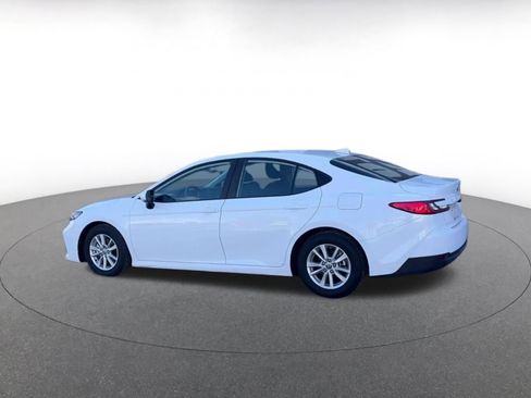 Used 2025 Toyota Camry LE image 10