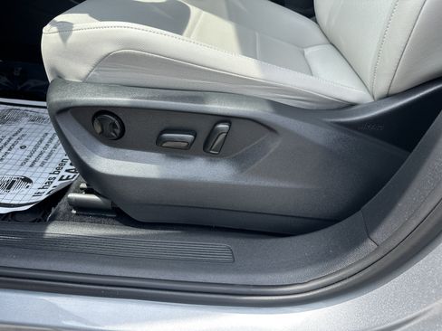 Used 2021 Volkswagen Tiguan SE AWD/4WD image 11