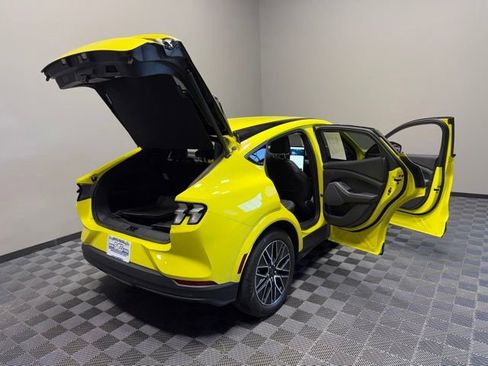 Used 2025 Ford Mustang Mach-E Premium AWD/4WD image 23