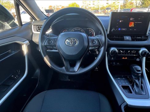 Used 2024 Toyota RAV4 LE image 5