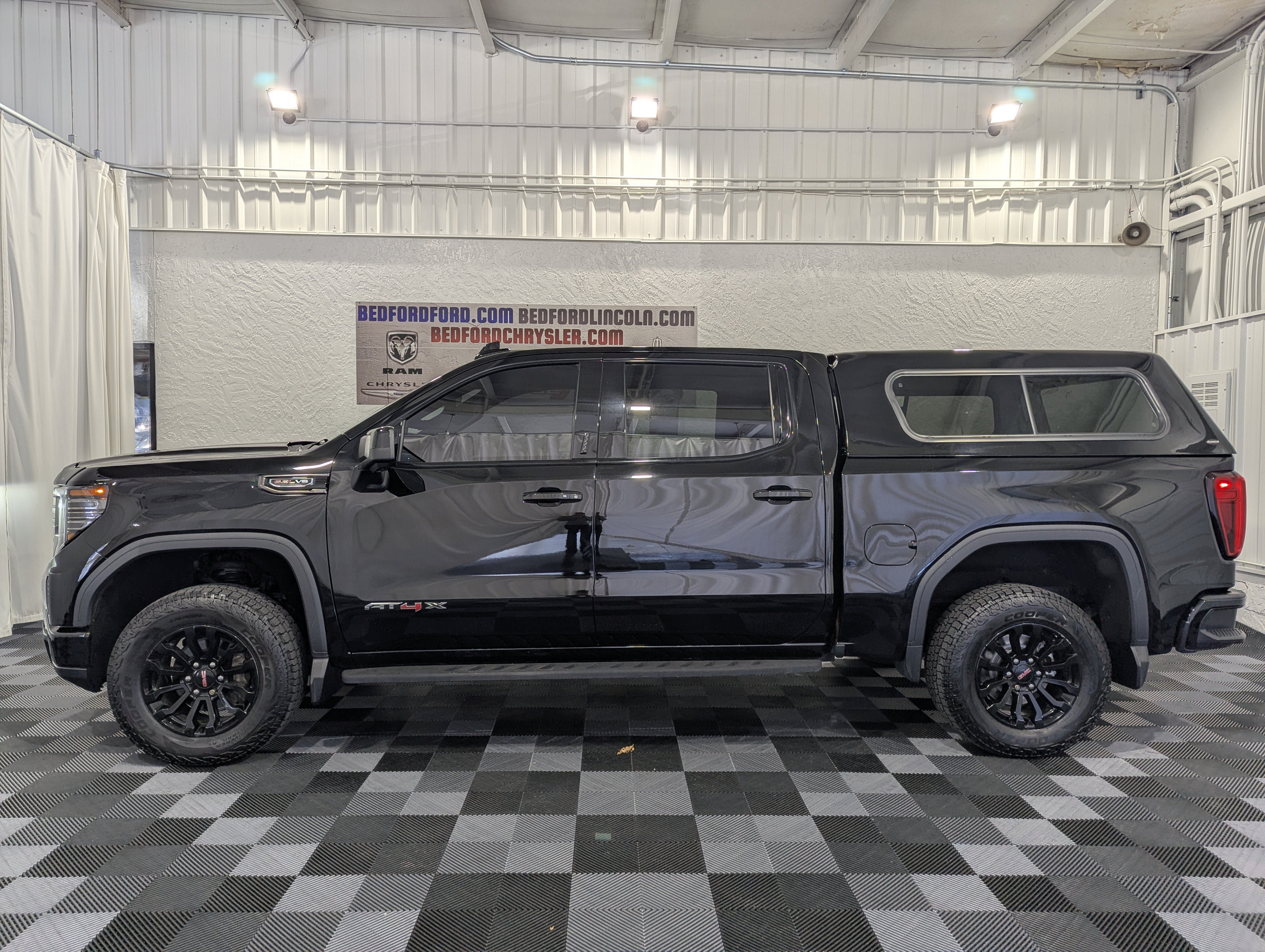 Used 2022 GMC Sierra 1500 AT4X AWD/4WD image 2