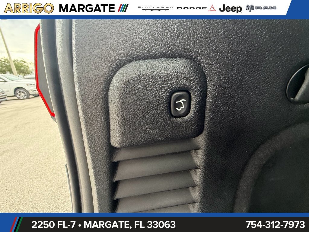Certified 2021 Jeep Grand Cherokee Trailhawk AWD/4WD image 16